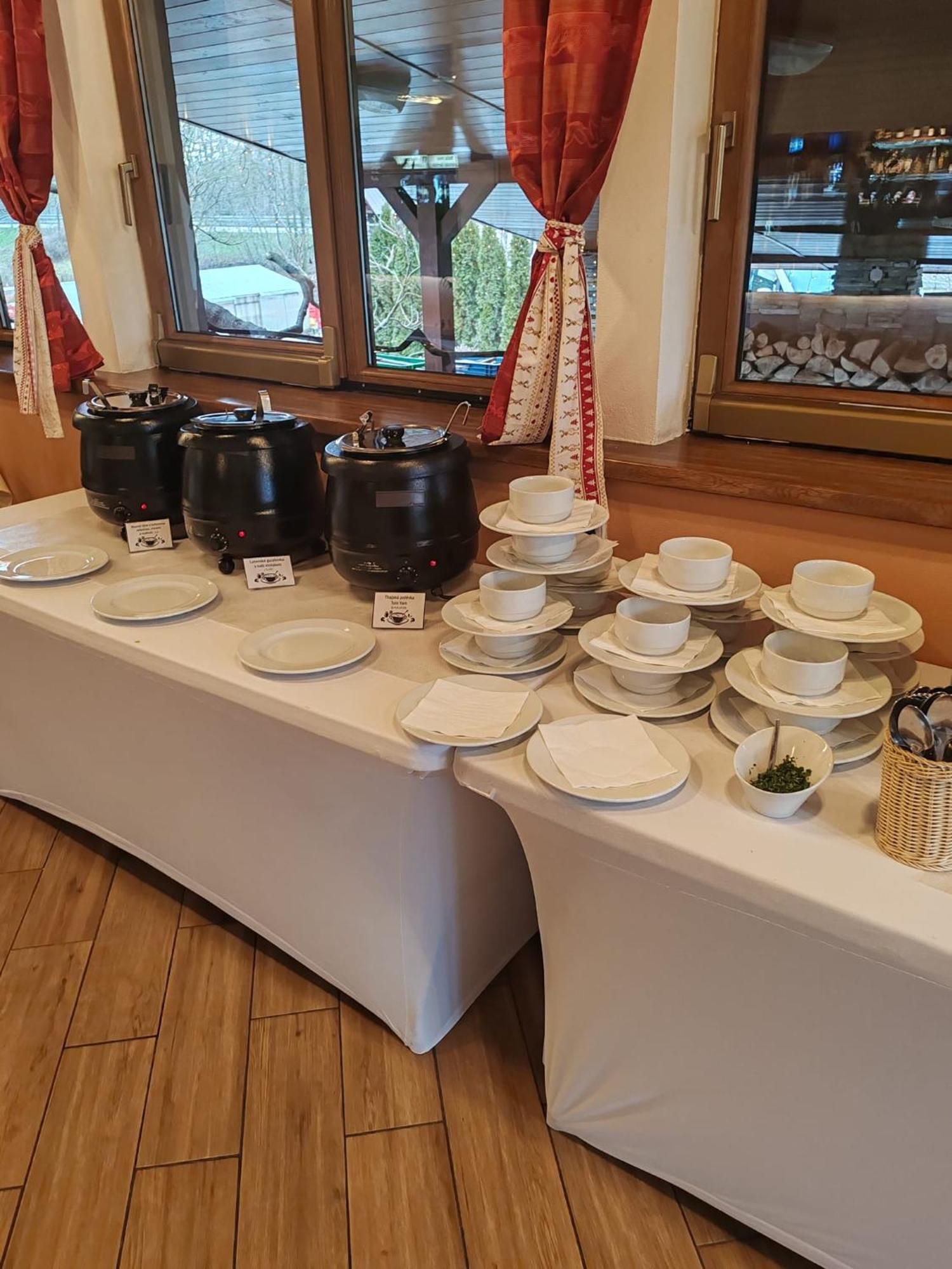 Restaurace A Penzion Lutena Dolni Lutyne Bagian luar foto